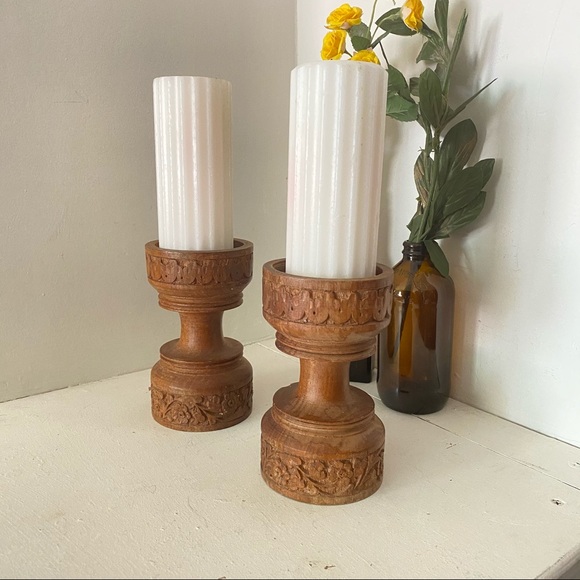 Vintage candle stick holders wood engraved floral - Picture 7 of 7